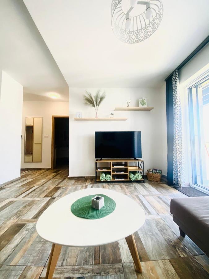 Royal 27 Apartman เคสเท ภายนอก รูปภาพ