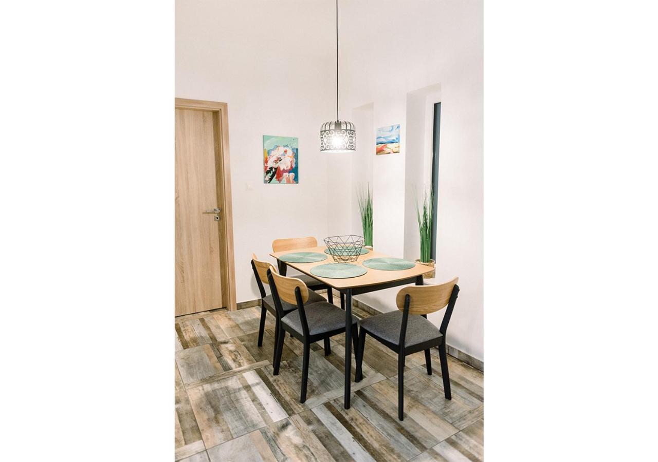 Royal 27 Apartman เคสเท ภายนอก รูปภาพ