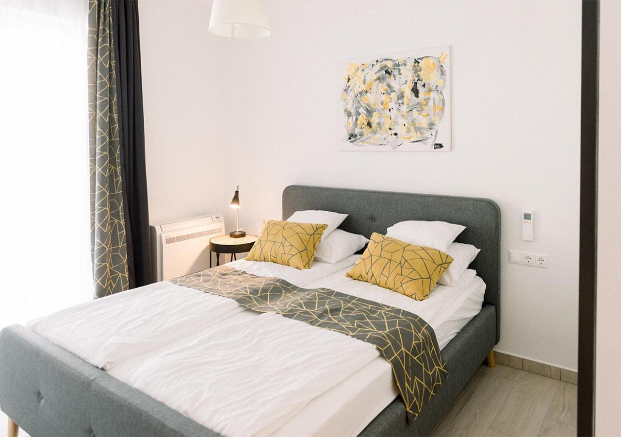 Royal 27 Apartman เคสเท ภายนอก รูปภาพ